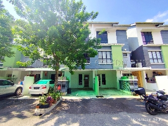 Duplex Town House (Upper Unit)