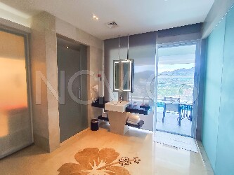 Hotel Suite, Intermediate