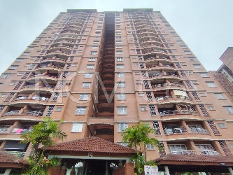Condominium, End Lot