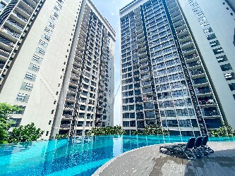 Condominium, End Lot