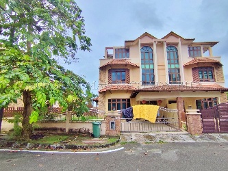 3 Storey Semi Detached House