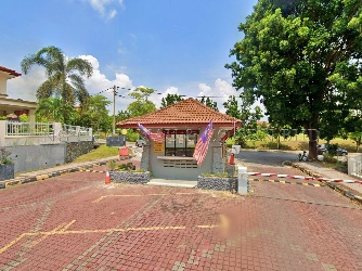 2.5 Storey Semi Detached House, Renovated