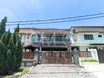 2.5 Storey Semi Detached House, Renovated