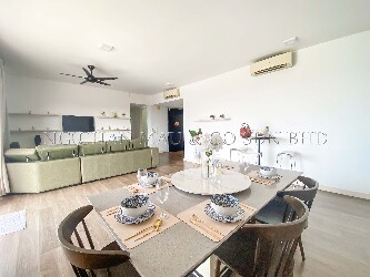 Condominium, Corner Lot