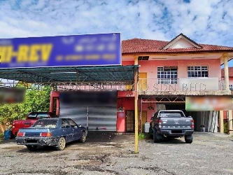 A Development Land together with a Unit of 1.5 Storey Shop House & 2 Units of 2 Storey Shop House
