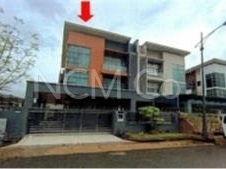 3 Storey Semi Detached House, Corner Lot