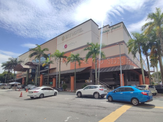 Retail Unit, End Lot