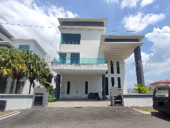 3 Storey Detached House with Swimming pool