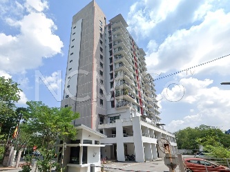 Apartment, Corner Lot