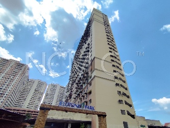 Apartment, Corner Lot