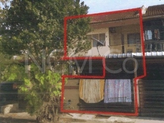 Town House (Upper Unit), Corner Lot