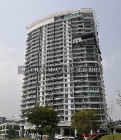 Condominium, Corner Lot