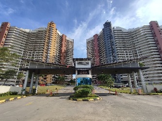Condominium, End Lot