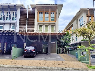 3 Storey Semi Detached House