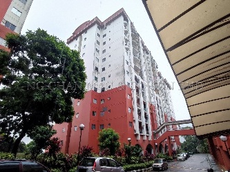 Condominium, Corner Lot, Medium Cost