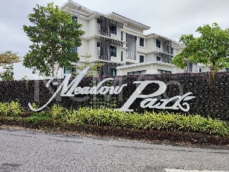 Town House, Corner Lot