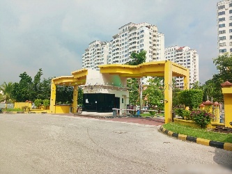 Condominium, Corner Lot