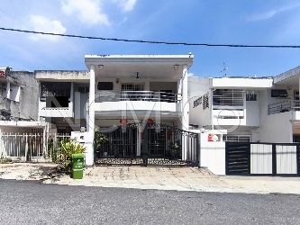 2 Storey Terrace House, Intermediate, Renovated