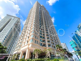 Service Apartment, Corner Lot