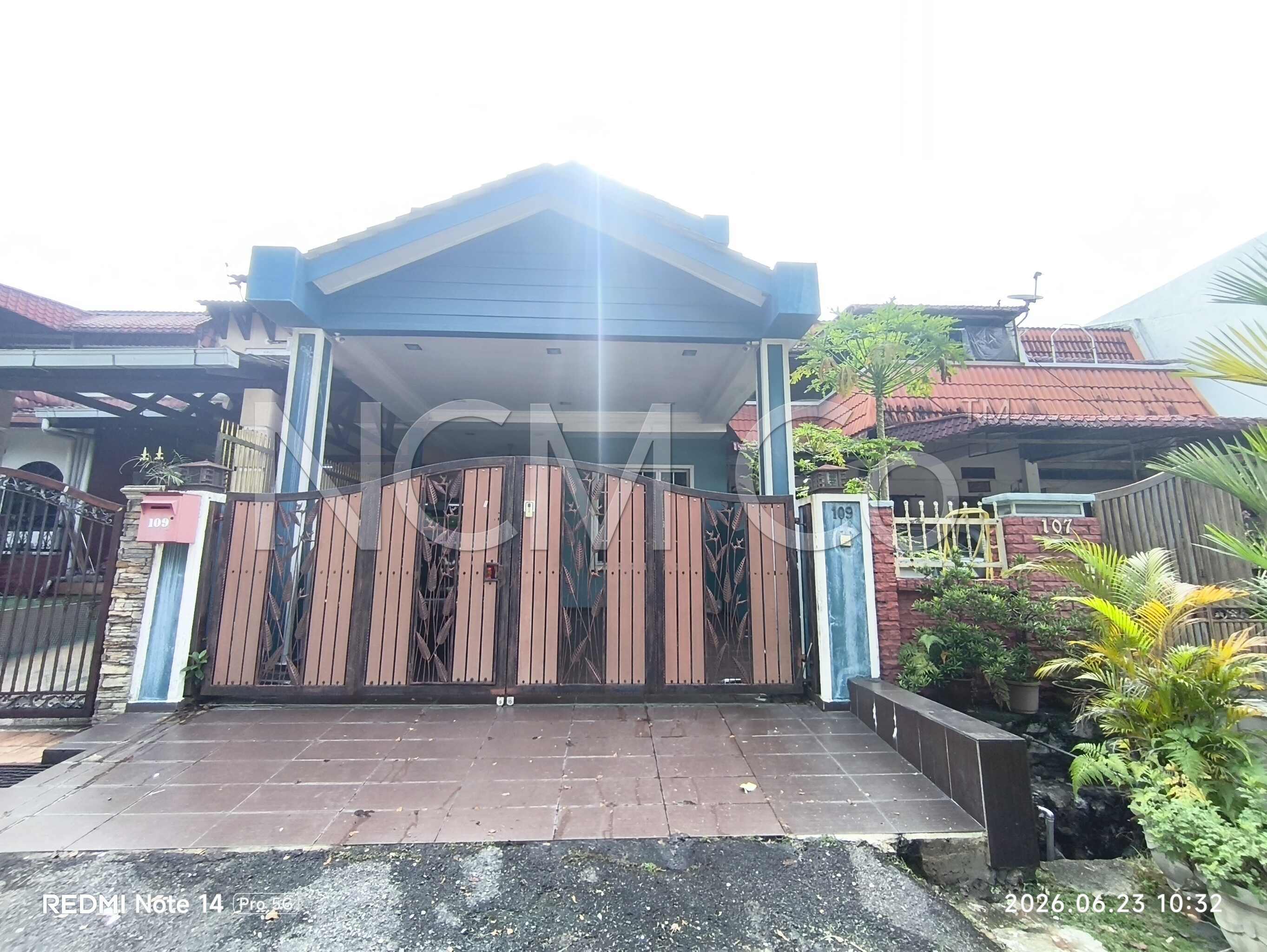 2 Storey Terrace House, Intermediate