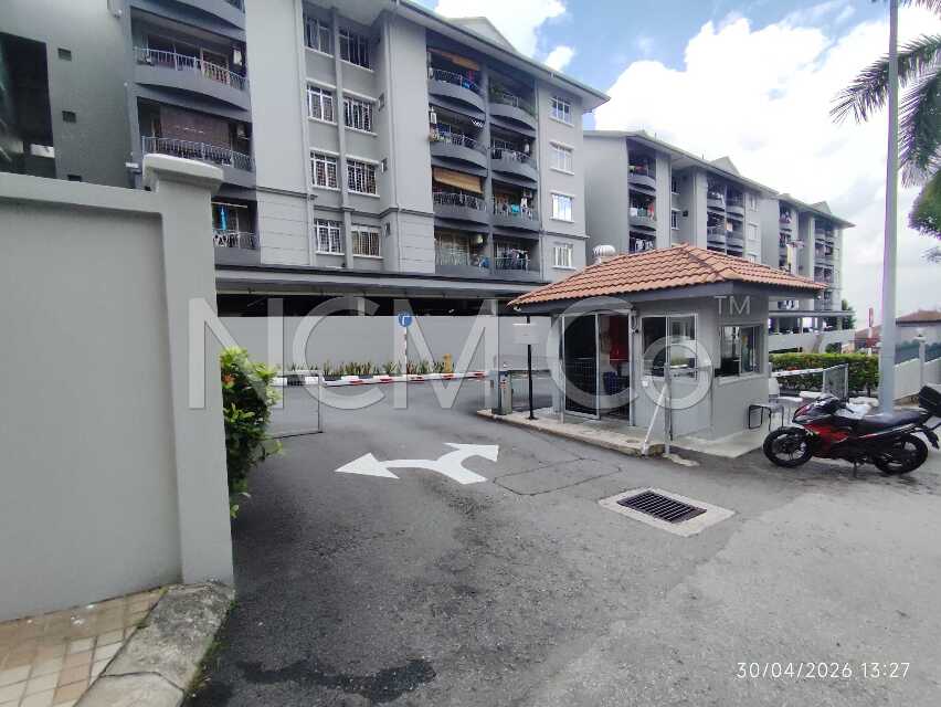 Apartment, Corner Lot
