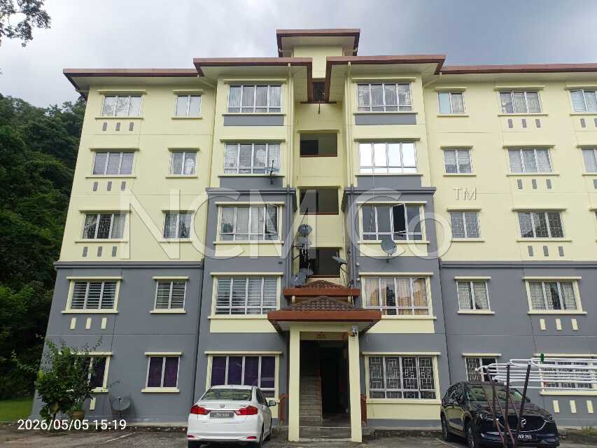 Apartment, End Lot