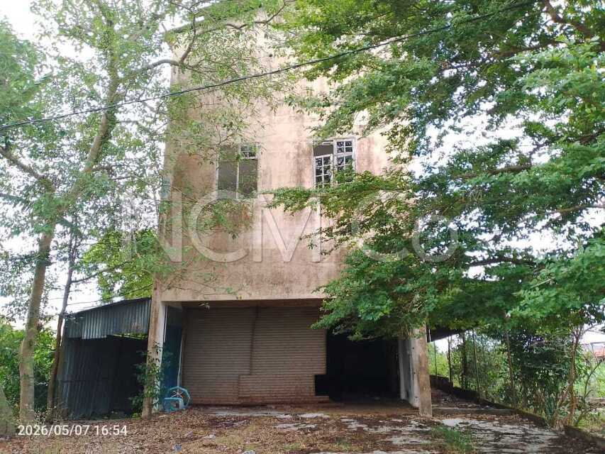 3 Storey Shop House