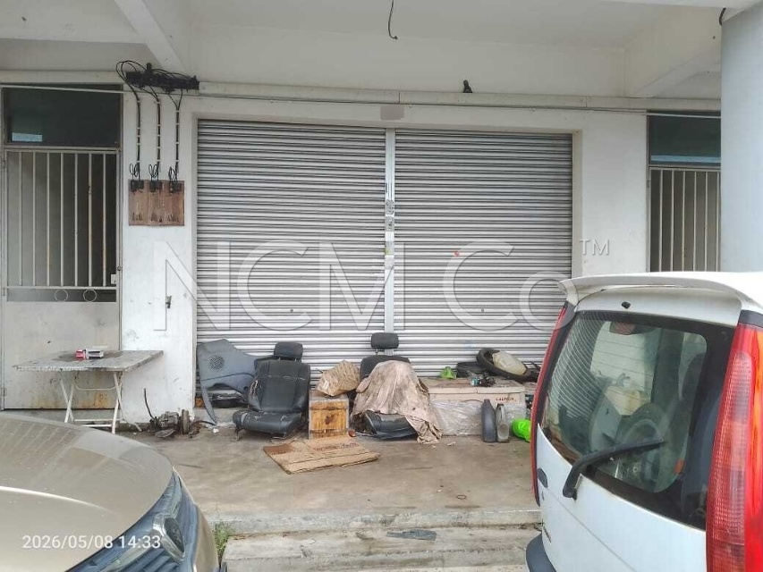 3 Storey Shop House, Intermediate