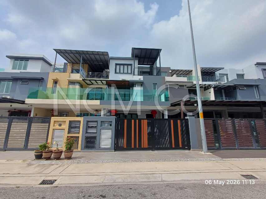 3 Storey Terrace House, Intermediate
