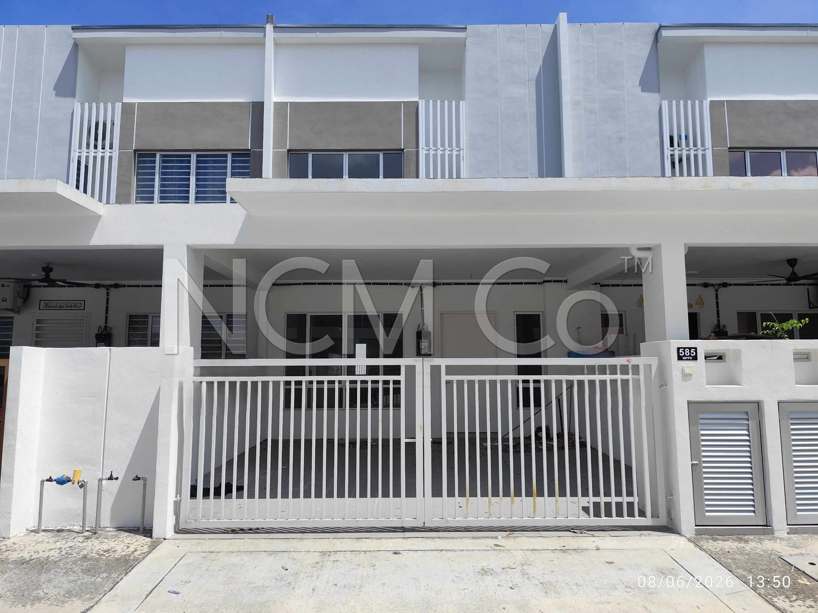 2 Storey Terrace House, Intermediate