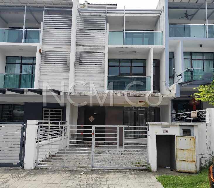3 Storey Terrace House, Intermediate