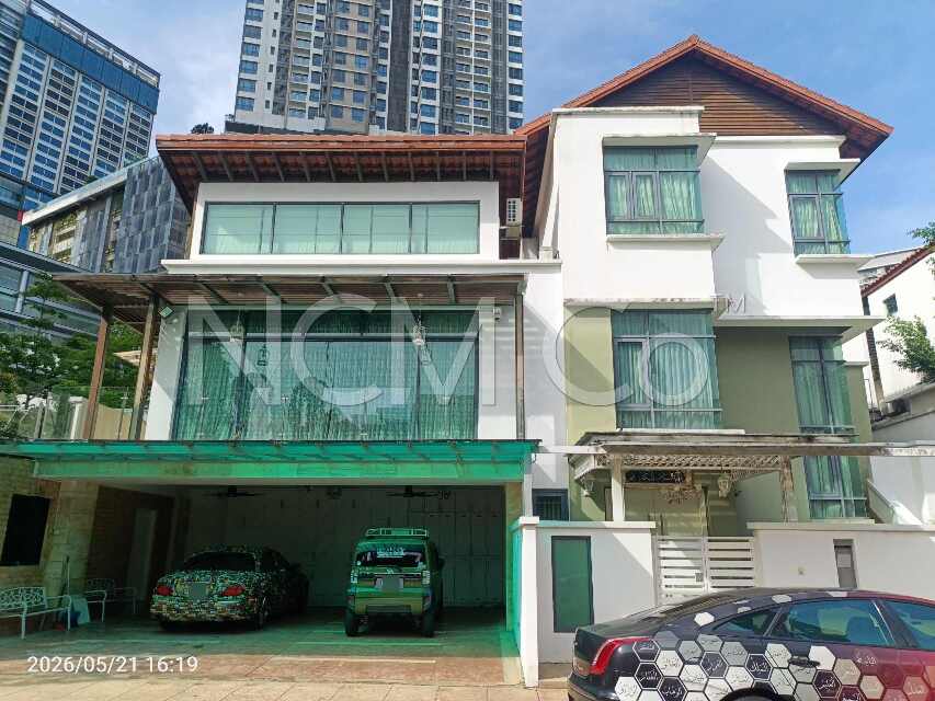 2.5 Storey Detached House, Renovated