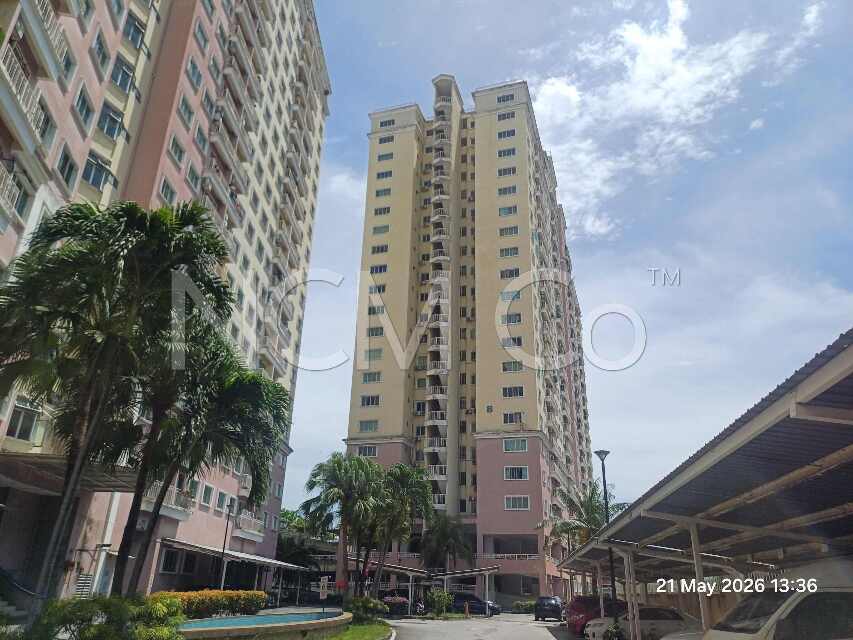 Condominium, End Lot