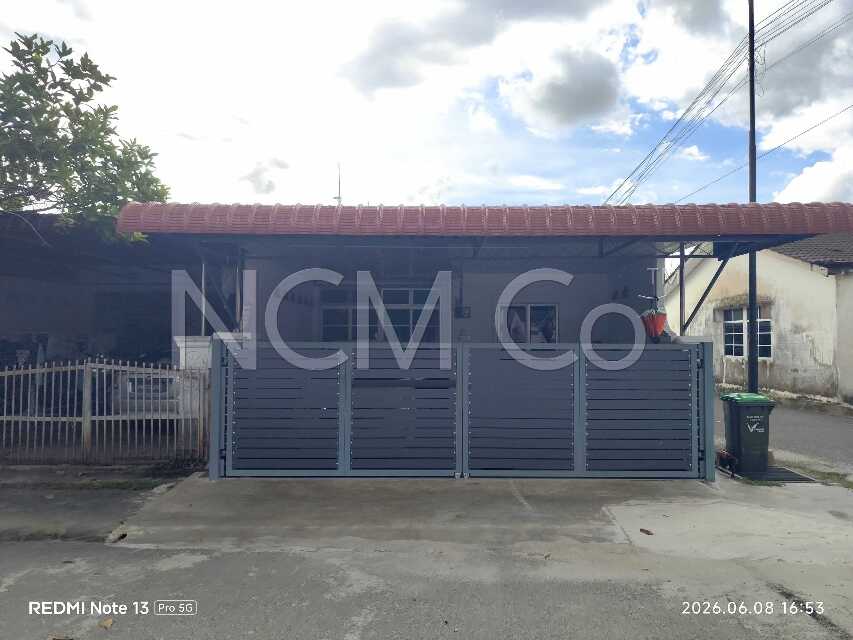 1 Storey Terrace House, End Lot, Medium Cost, Renovated