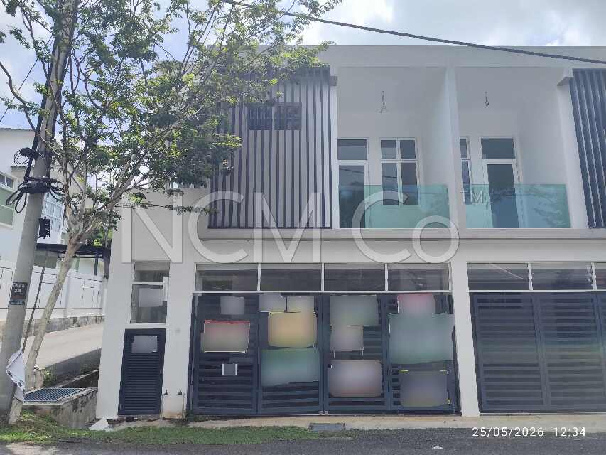 1.5 Storey Terrace House, End Lot