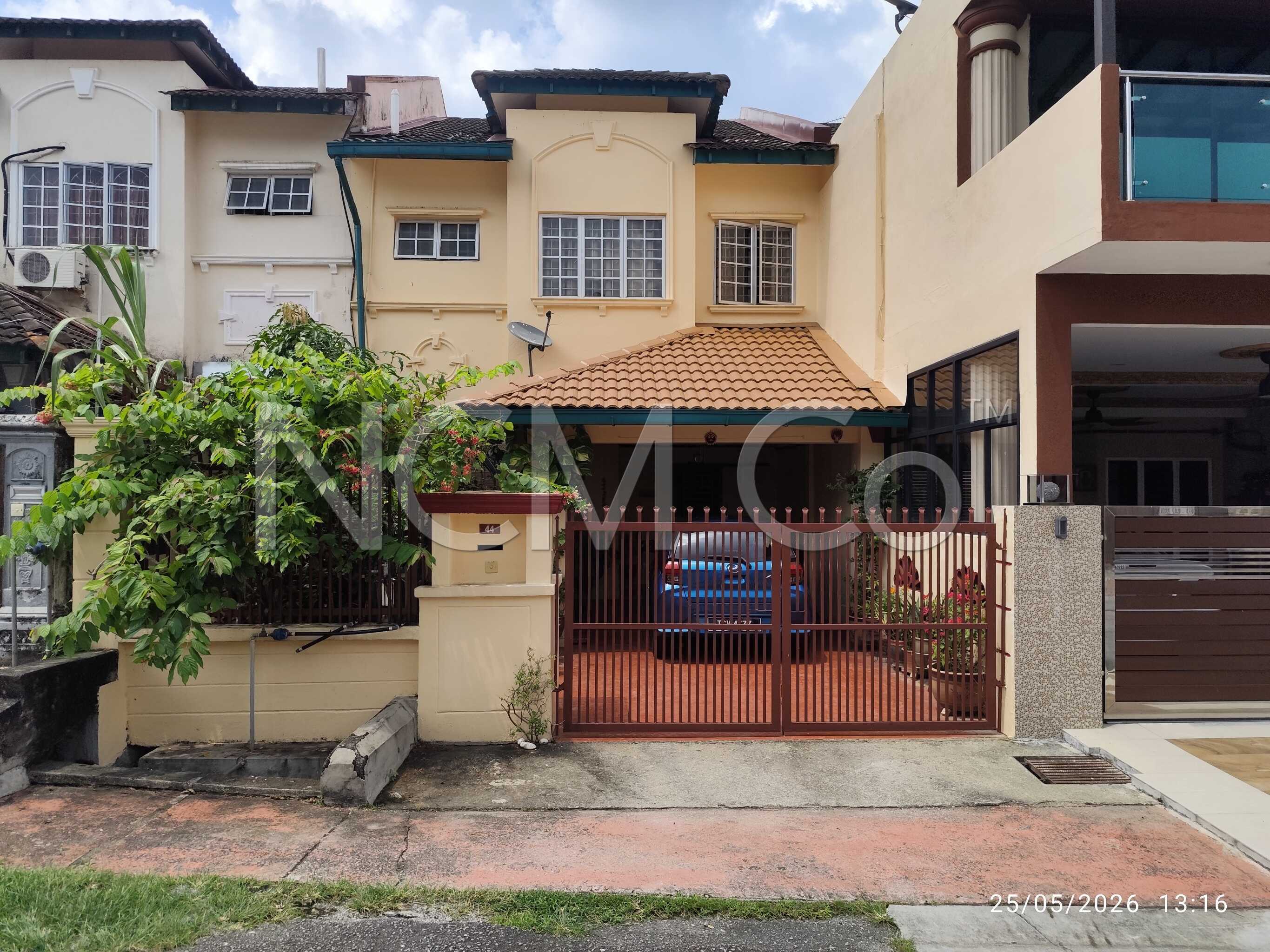 2 Storey Terrace House, Intermediate