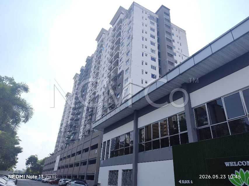 Condominium, Corner Lot