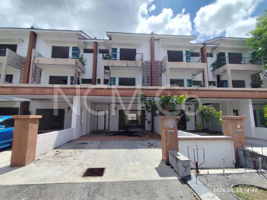2.5 Storey Terrace House, Intermediate