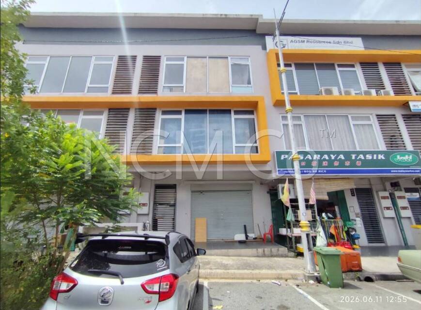 3 Storey Terrace Shop Office, Intermediate