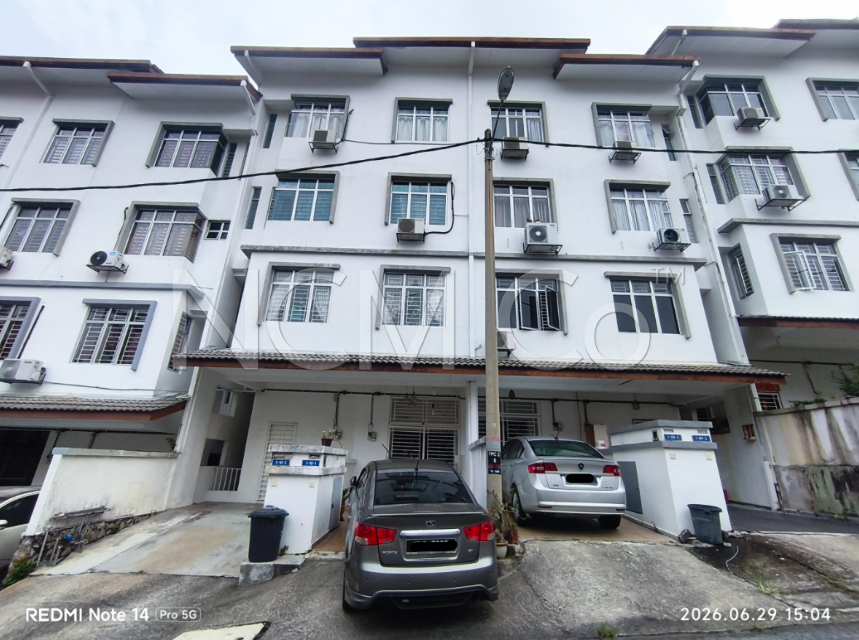 Town House, Intermediate