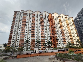 Apartment, End Lot