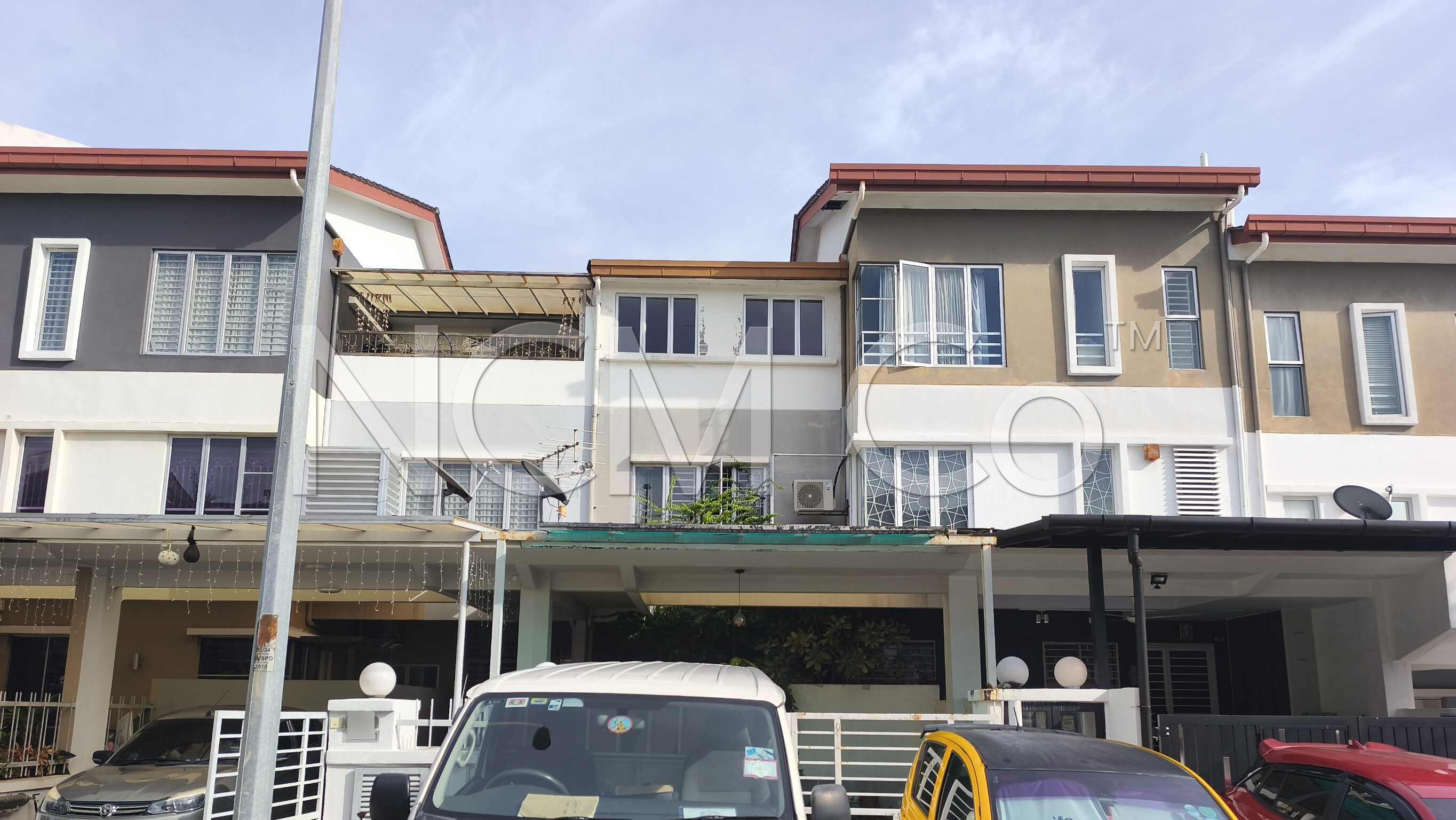 Cluster Town House