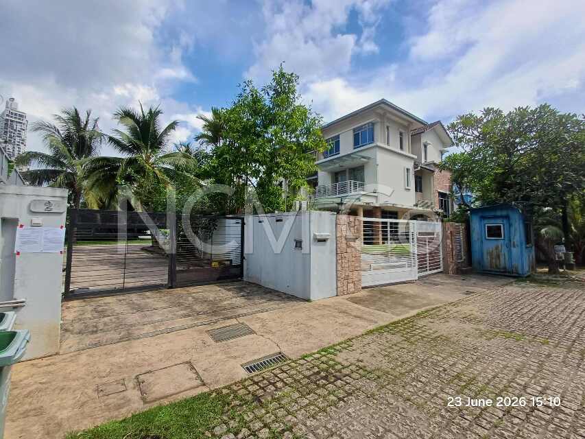 3 Storey Semi Detached House