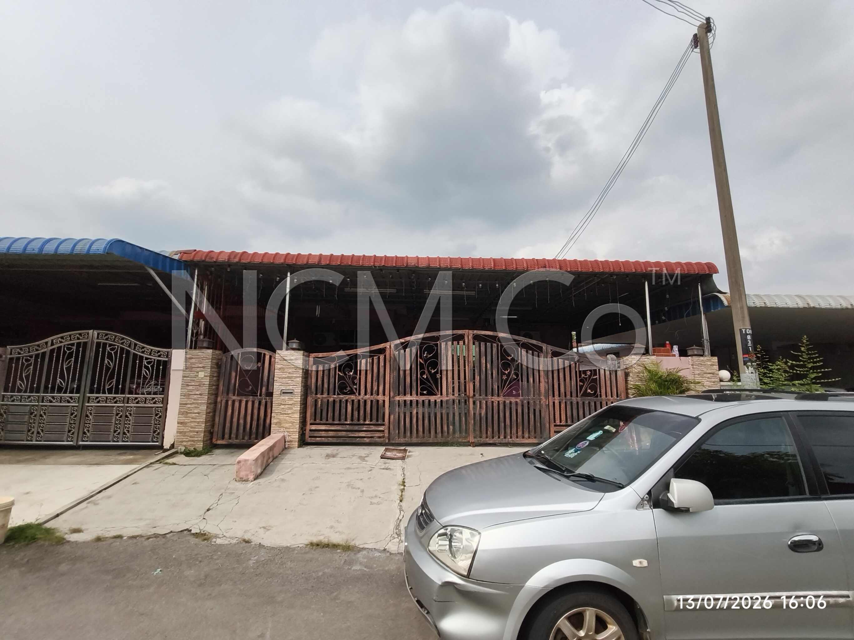 1 Storey Terrace House, End Lot, Renovated
