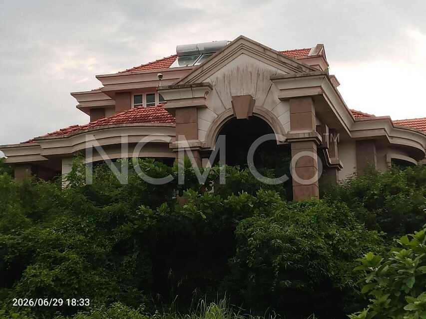 2.5 Storey Bungalow House