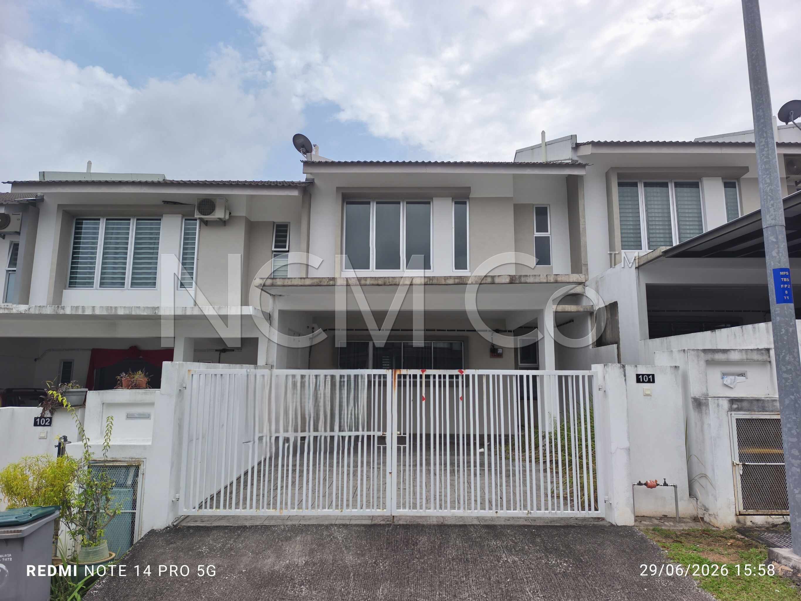 2 Storey Terrace House, Intermediate