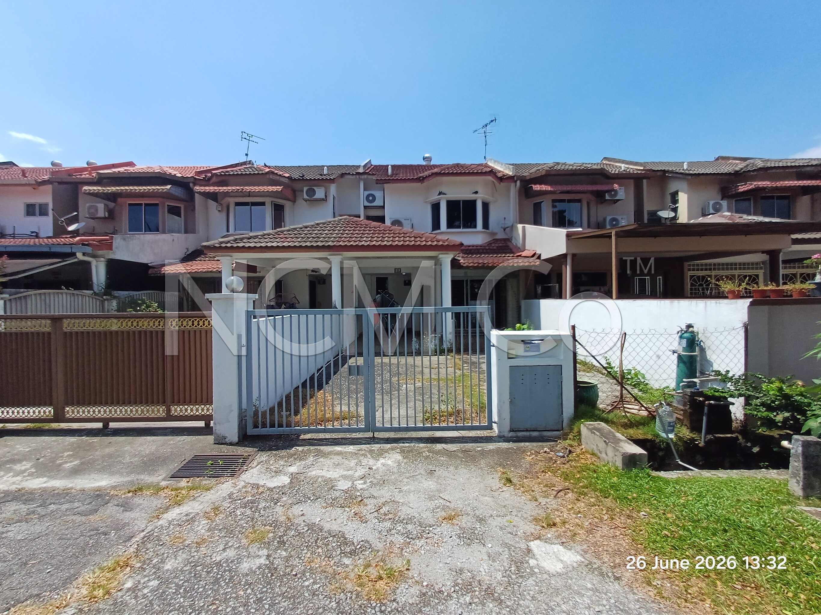 2 Storey Terrace House, Intermediate
