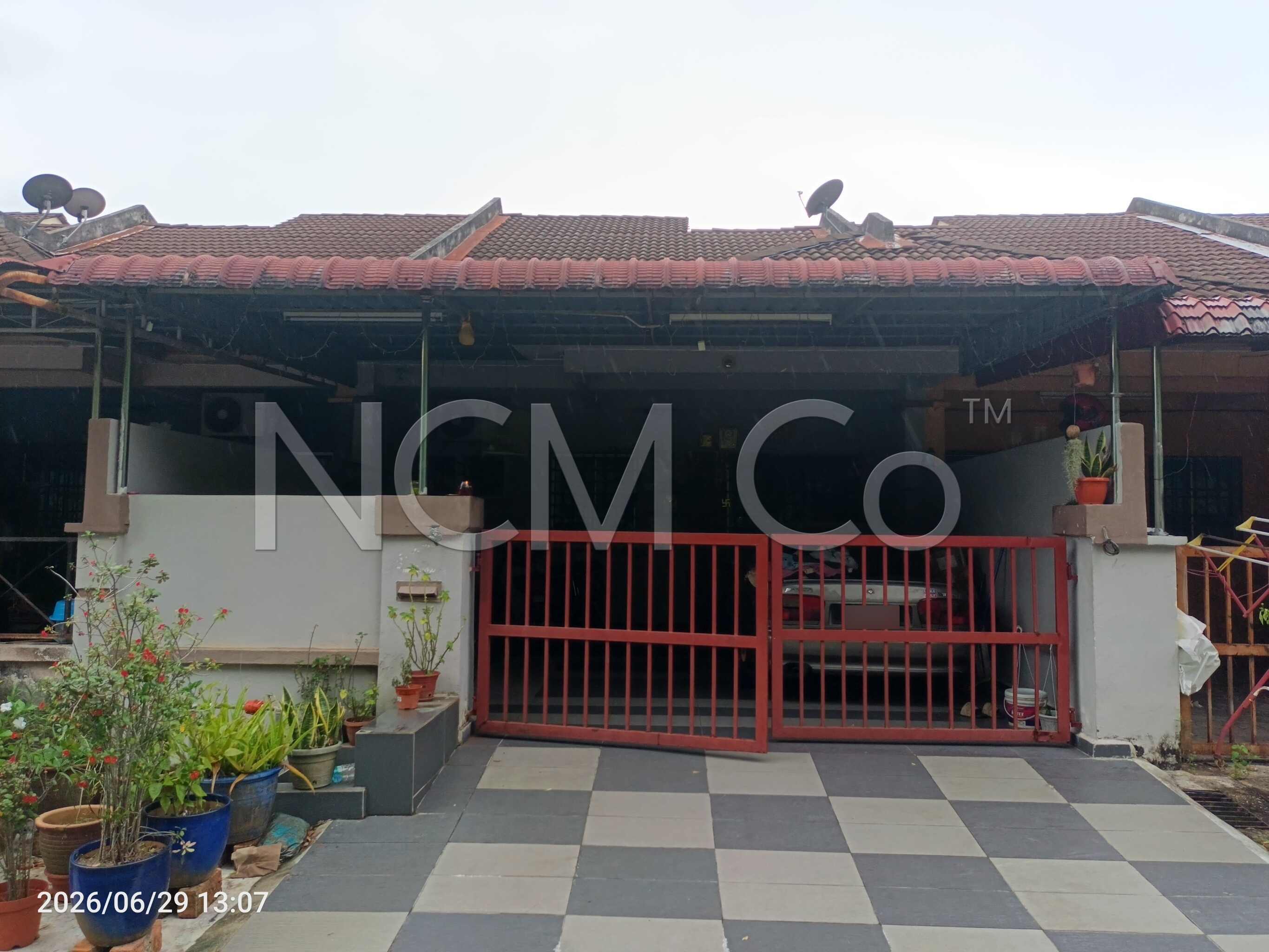 1 Storey Terrace House, Intermediate