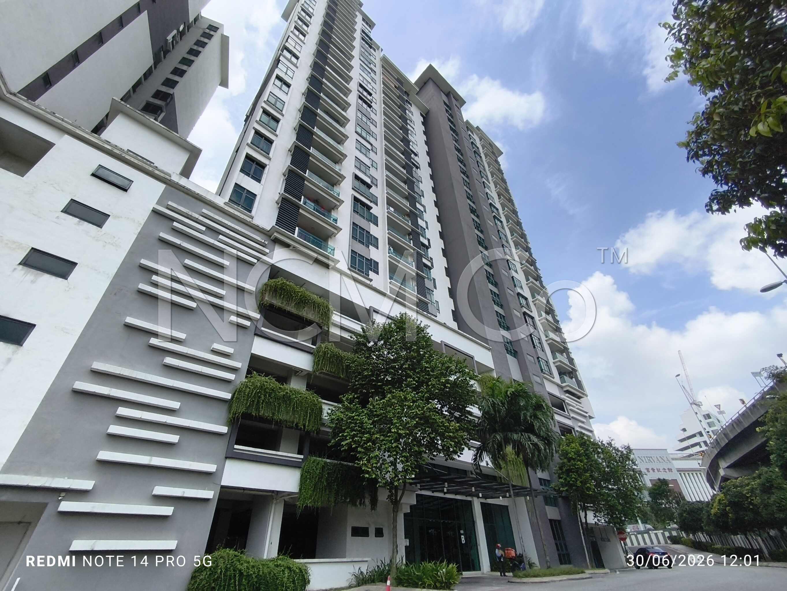 Condominium, Corner Lot