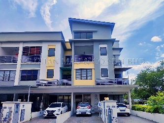Town House (Upper Level)